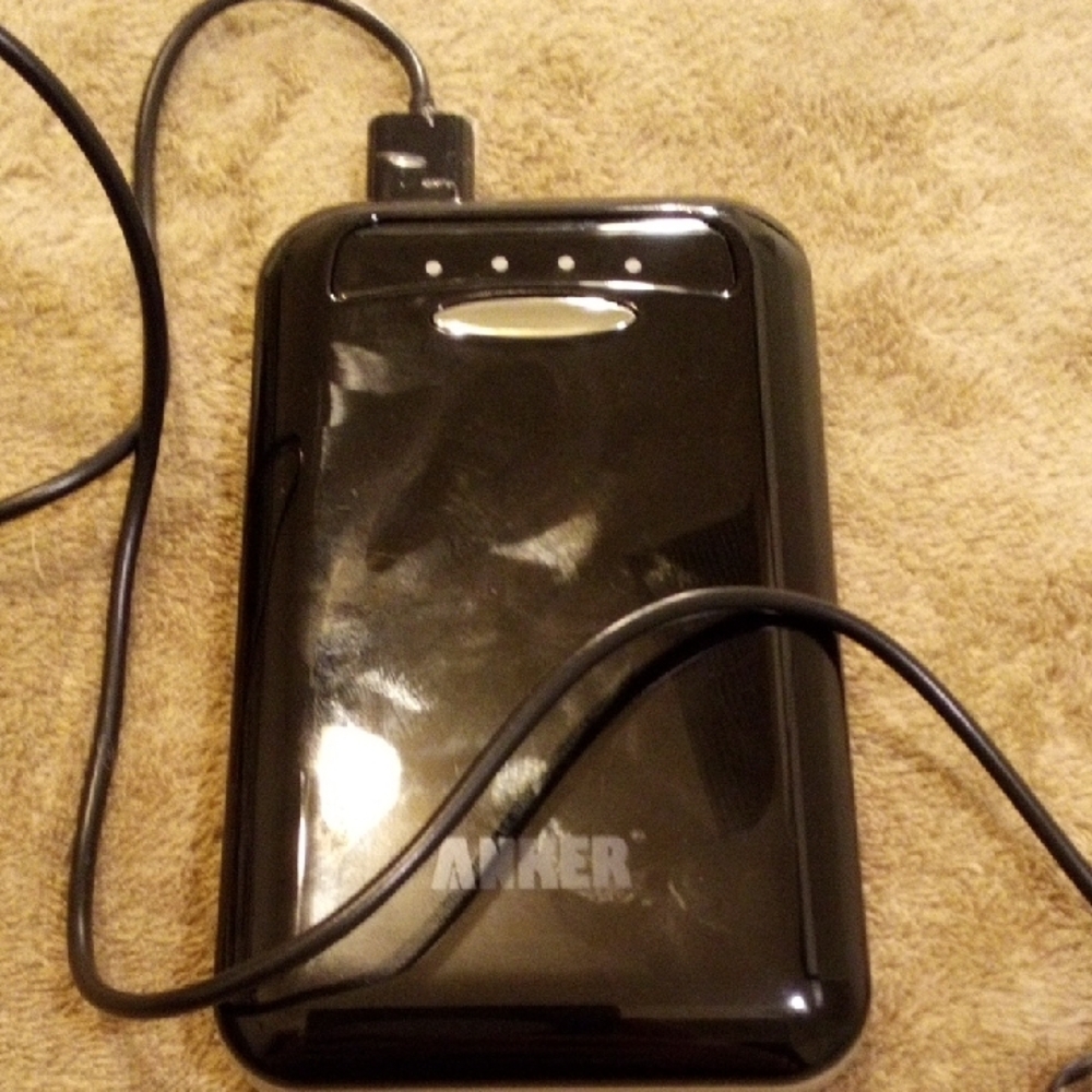Anker Glossy Black Power Bank